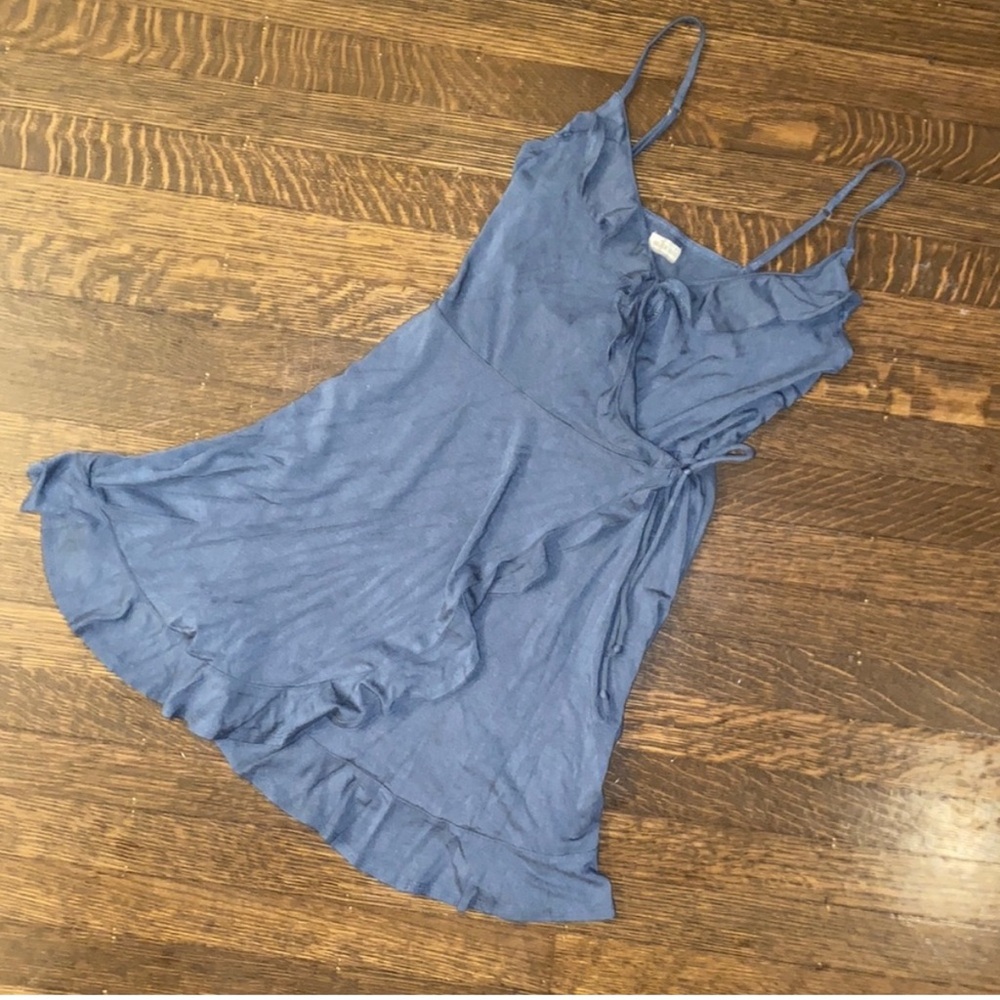 🍑 2 FOR $20! Blue wrap Hollister Dress